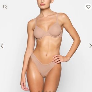 Skims bra